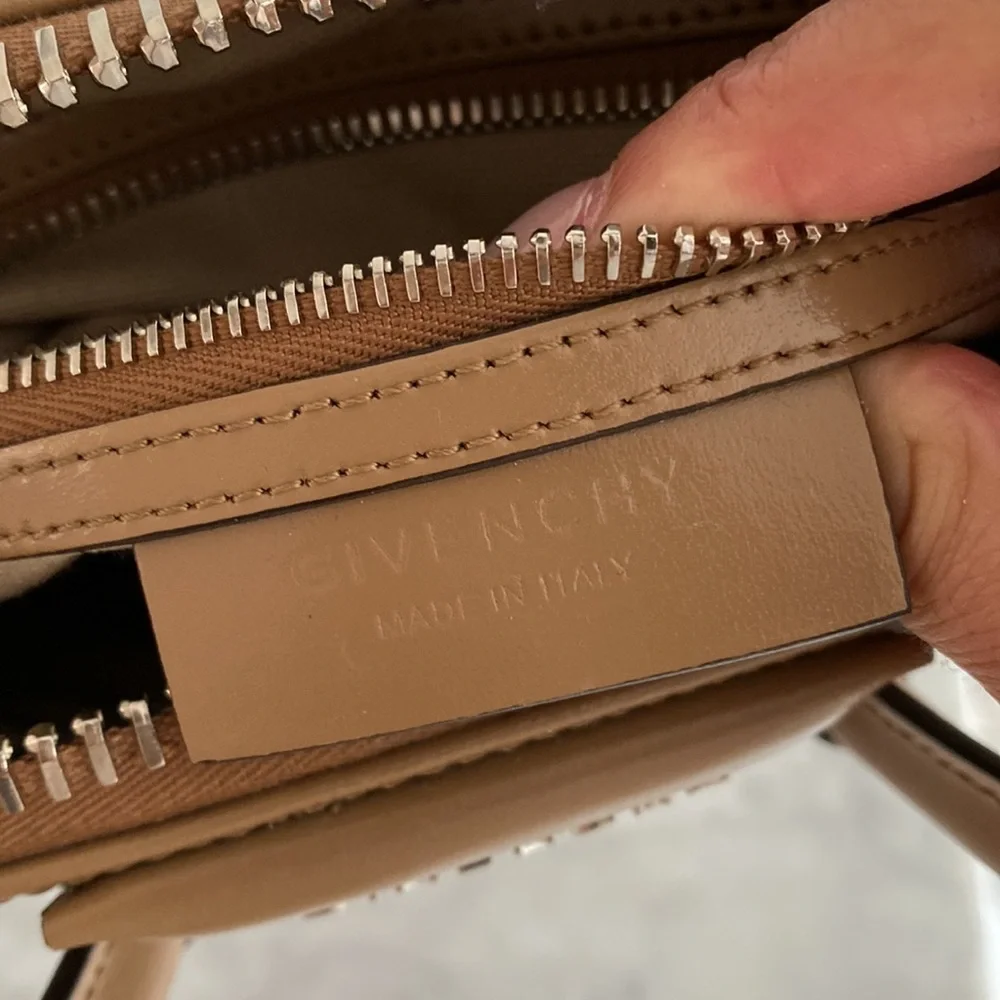 Mini Givenchy Antigona - Picture 12 of 17